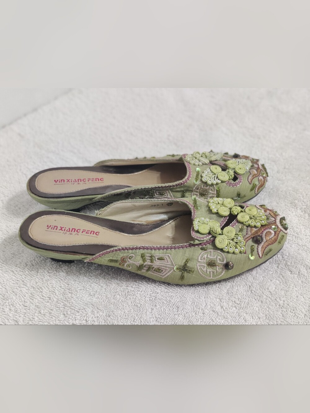 Yin Xiang Feng Embroidered And Beaded Slip-On Mules - Picture 8 of 9